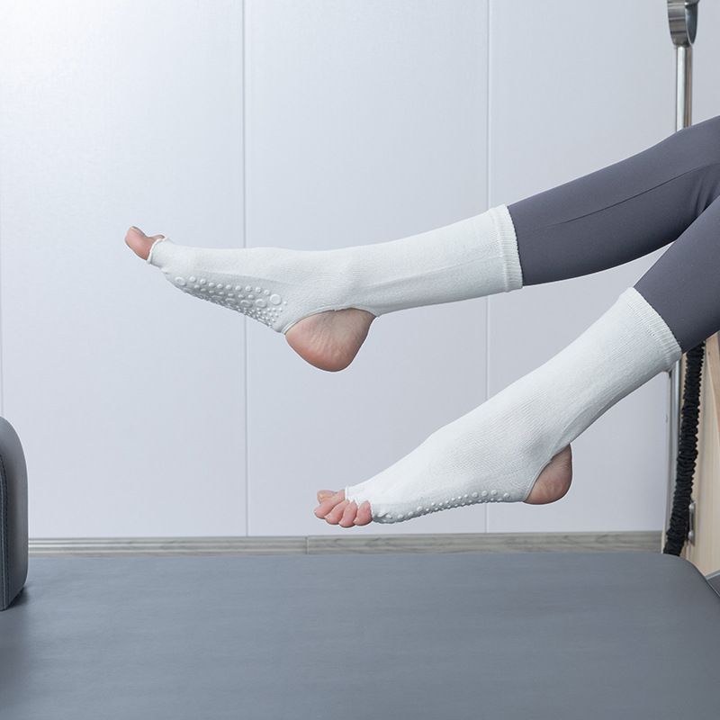 

Professional Pilates Sports Fitness Knee Socks Yoga Socks Indoor Silicone Non Slip Dance Aerobics Toe Socks Toe Socks White/36-39 free size(Upgrade thickened)