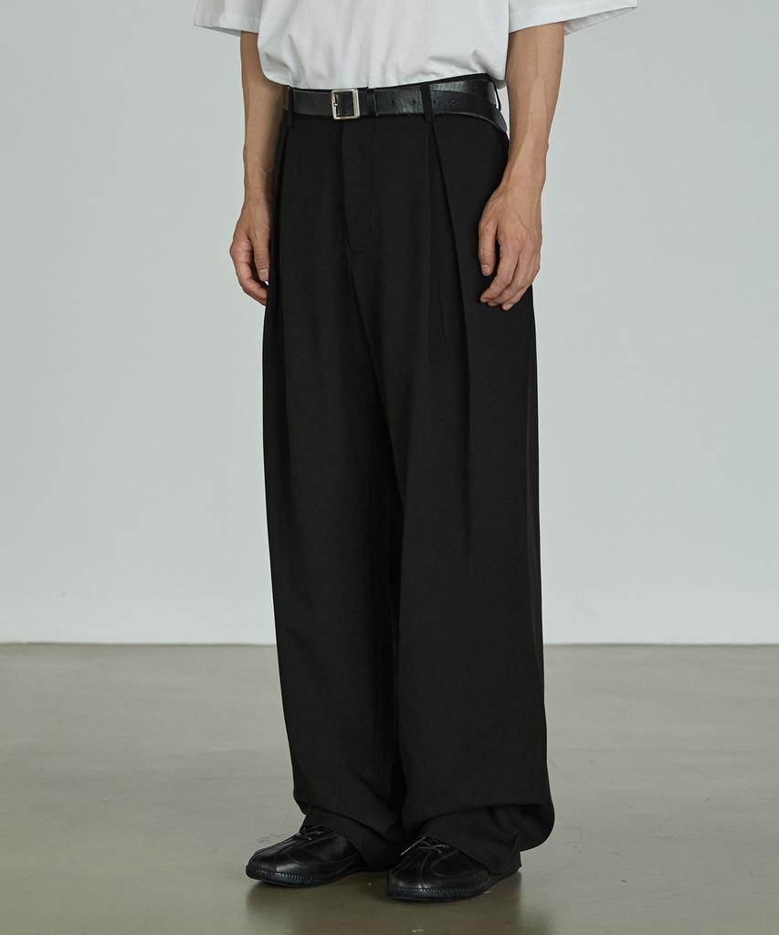 P.IN.O 9130 Single-Pleat Semi-Wide Slacks - Black