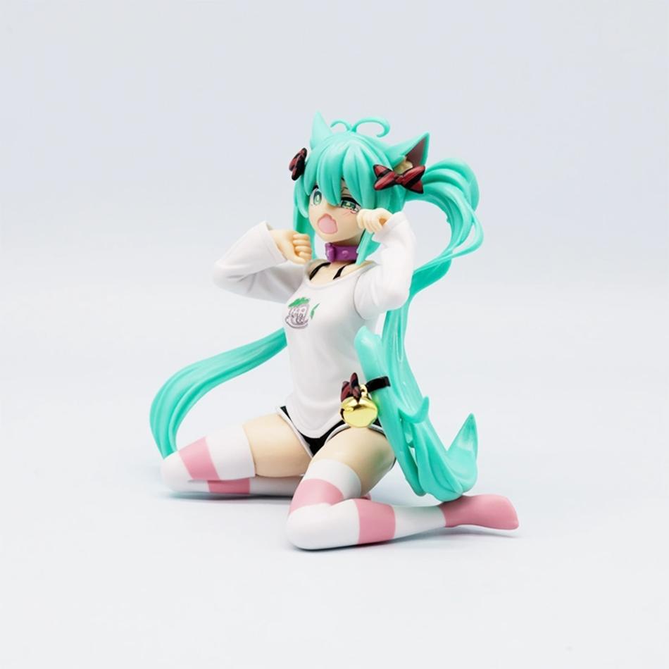 Hatsune Miku Statuetta Azione Carina da Scrivania 12cm Versione Maglietta Gatto. Figurina Anime Ragazza Kawaii Modello Giocattolo Regalo