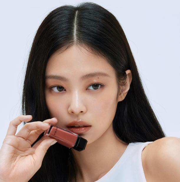 Hera Sensual Nude Gloss 5g – K-Beauty Glassy Lip Gloss Worn by Jennie | 6 Korean Trending Shades