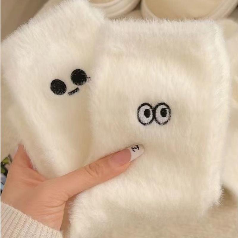 Kvinners vintermink fløyel lange gulvsokker Tykke plysj bomullssokker Fashion Expression Pack Søte mellomrørsokker damesokker