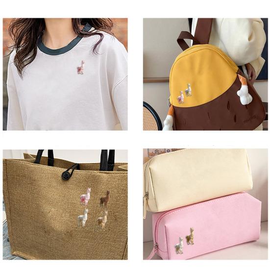 Brosche Alpaka-Design Zinklegierung Nadel Lebendiges Emaille-Finish Passt zu Mänteln Pullovern Abzeichen Vielseitige Accessoires