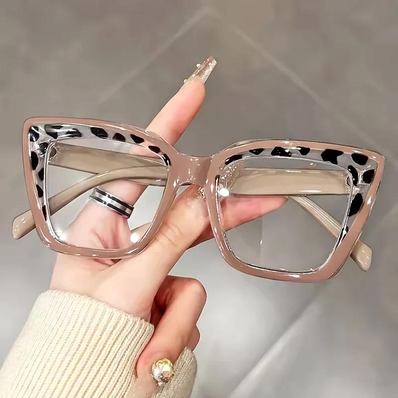 Fashionable Cat Eye Glasses Large Frame Color Blocking Anti Blue Light PC Frame Flat Light Glasses European American Style