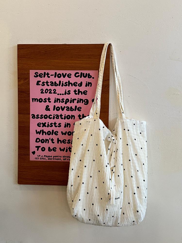 

Корейская ретро красная сумка на плечо с цветочным принтом 2025 новая шифоновая сумка-тоут нежная и универсальная портативная сумка под мышкой