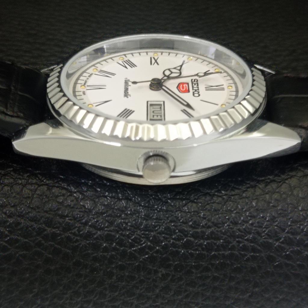 VINTAGE REFURBISHED SEIKO 5 AUTOMATIC JAPAN MENS ROMAN FIGURE WATCH a442079-1