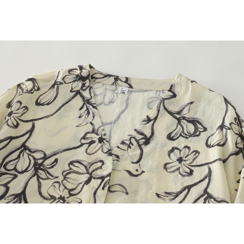 Autumn 2025 Floral Retro Style V-Neck Cotton Linen Shirt - Artistic Ink Painting, Age-Reducing, Plus Size Casual Top One Size