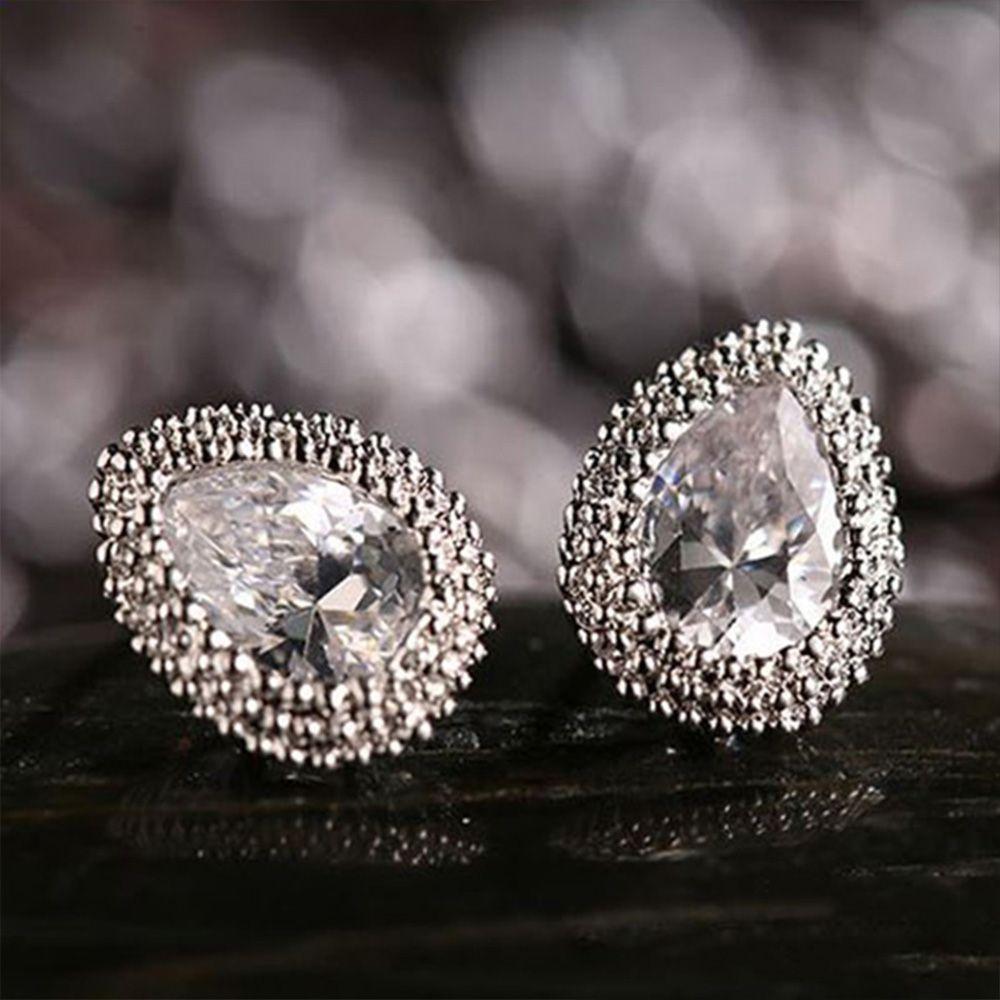 

Water drop shaped pin earrings white