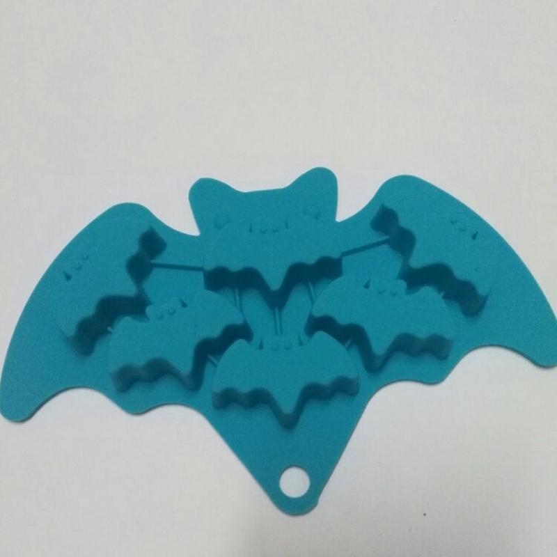 Multifuntional Food Grade Silicone Molds Bat Shape Baking Tray Baking Accessory Suitable for Baking Cake and Making Ice