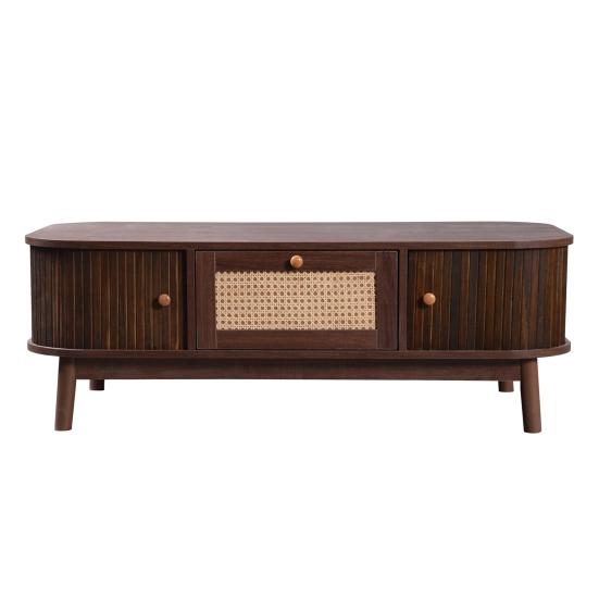 Couchtisch, Rattan-Couchtisch, Schubladen mit Rattan und Schiebetüren mit Massivholzleisten, Beine aus Massivholz, Natürlicher Landhausstil
