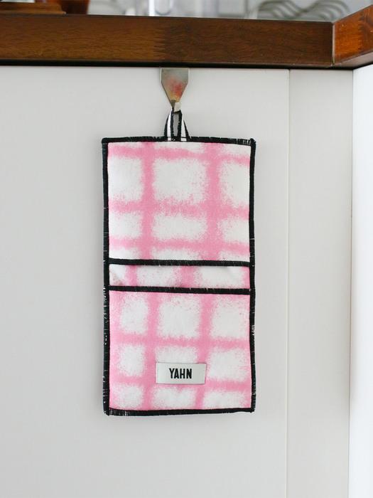 YAHNSISI Gingham Oven Mitts - Pink pink
