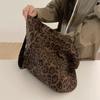 Yogodlns Retro Leopard Print Niche Commuter Large Capacity Shoulder Bag Totes Autumn and Winter New Travel Underarm Bag