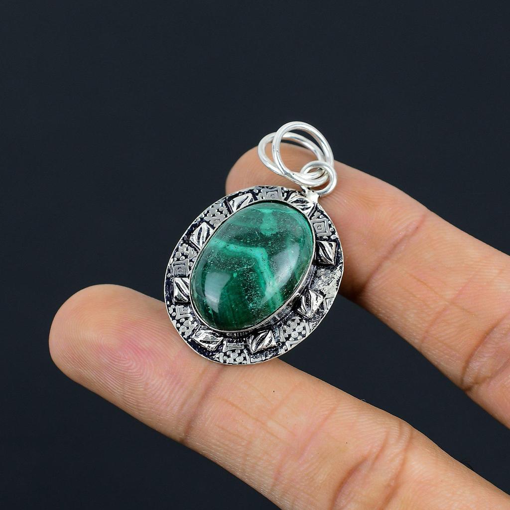 Oval Hjärta Chakra Naturlig Malakit 925 Sterling Silver Trendigt Hänge Smycke