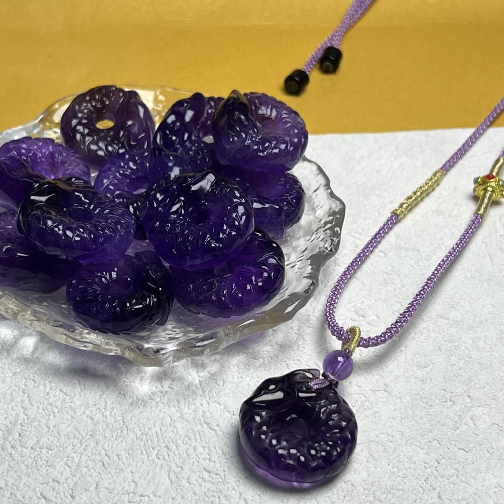 Přírodní ametystový přívěsek s dračí přezkou pro DIY šperky a ručně vyráběné náramky - Přívěsek s fialovým křišťálovým drakem