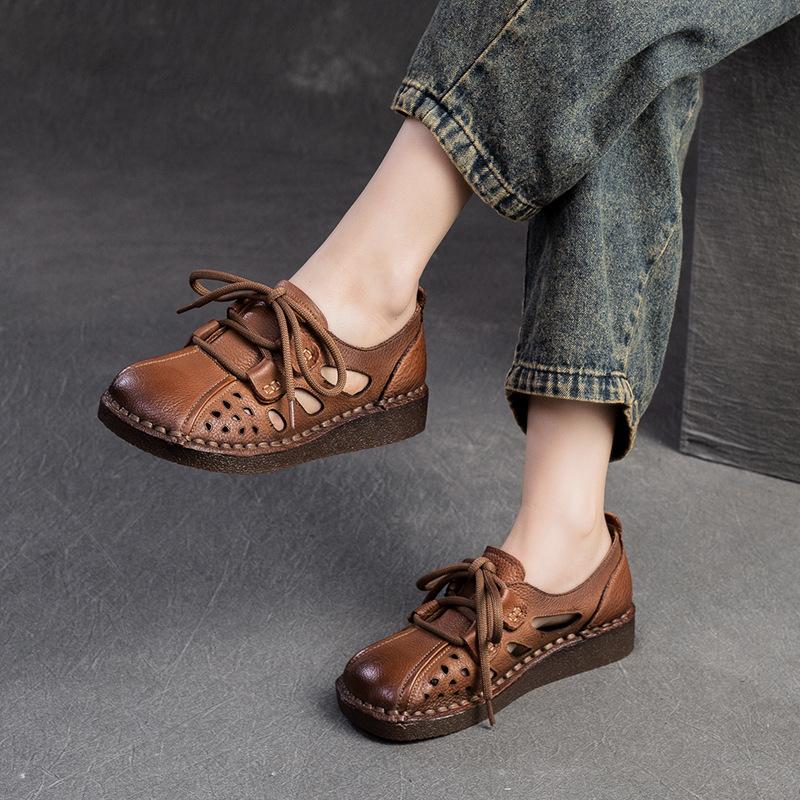 Frühlings-Neuheit Echte perforierte Sandalen Bequeme atmungsaktive römische Stil Freizeit Damenschuhe