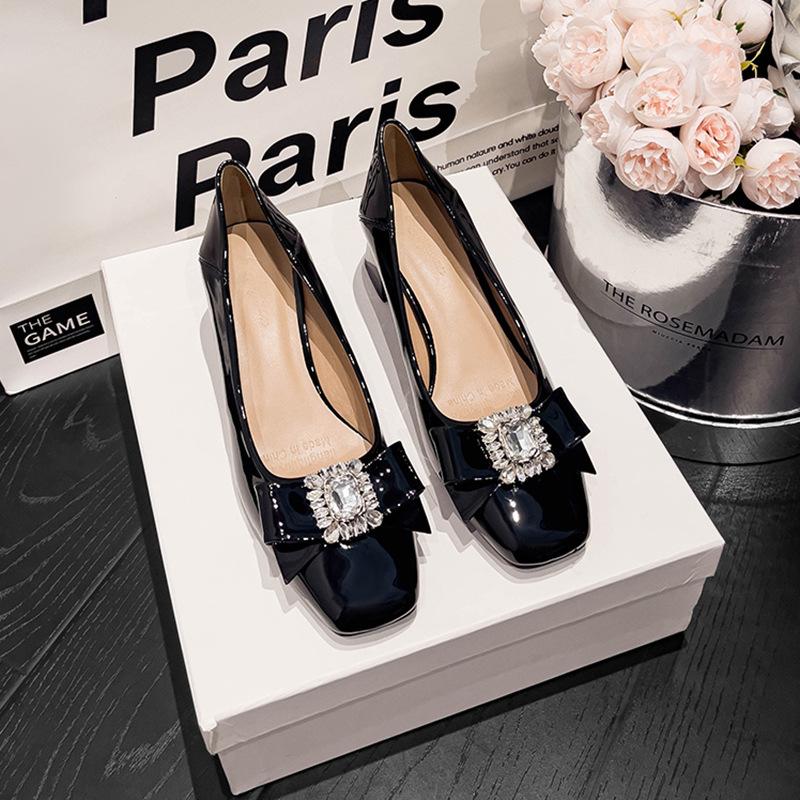 Square head high heels thick heels are not tired feet 2025 new Huizhou women's shoes patent leather red wedding shoes French shallow mouth single shoe