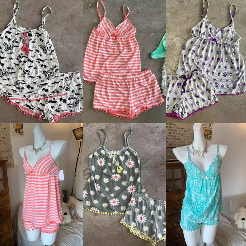 

Больше, чем Экспортный Красочный Топ на бретелях + Шорты Костюм C531 No. 1 pants (flawed XS