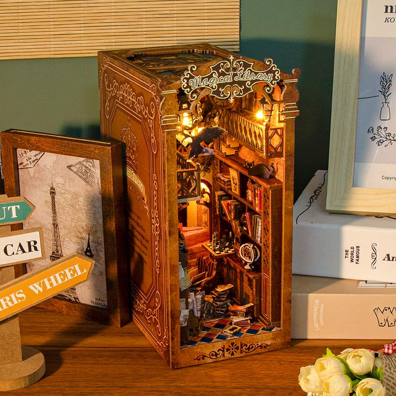 DIY Book Nook Kit 3D Wooden Bookshelf Set Handmade Doll House Bookshelf Insert Retro Booknook Decor Dollhouse For Christmas Gift