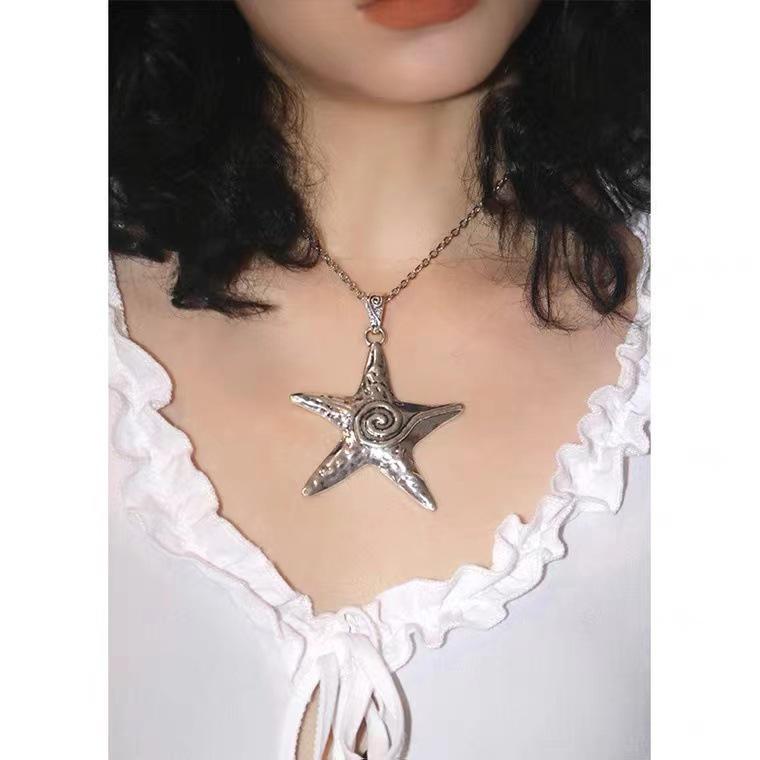 Y2K Retro Starfish Necklace for Women - Niche Subculture Style Collarbone Chain