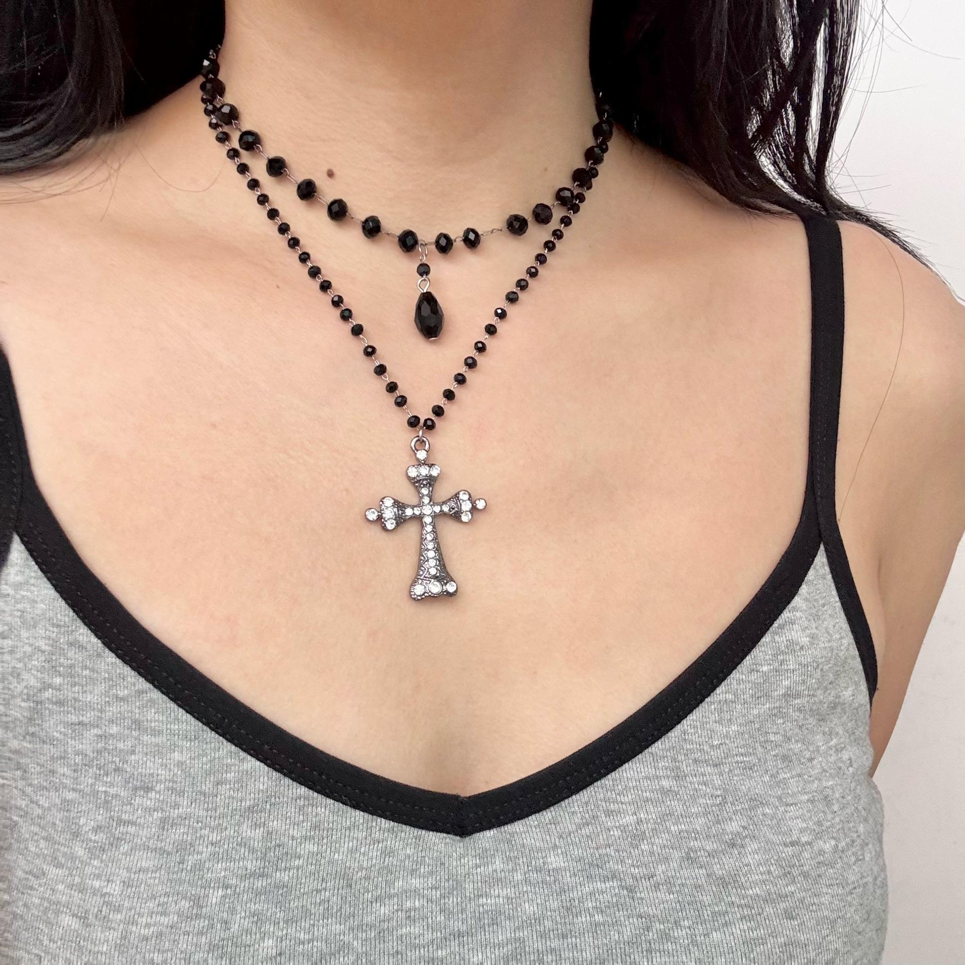 

Hip-hop Punk Shiny Rhinestone Cross Pendant Double-layered Black Imitation Crystal Chain Necklace for Women Personality Jewelry