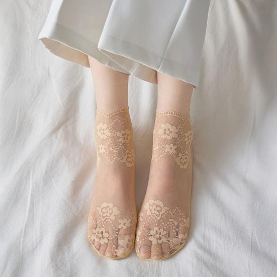 Women's Lace Socks Mesh Sheer Flower Lace Ankle Socks Summer Ultra Thin Fishnet Frilly Sock for Teens Girls