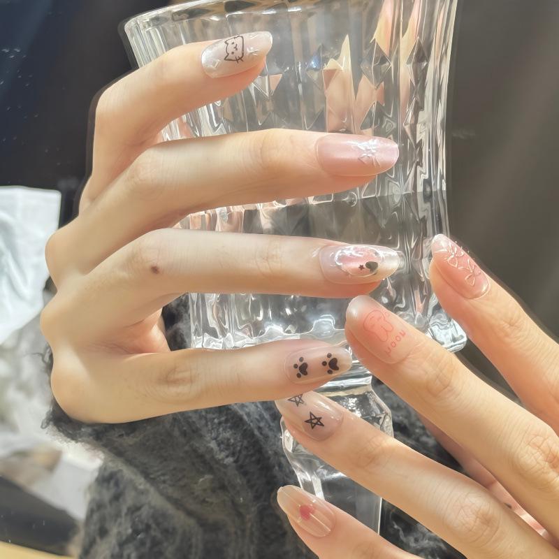 

Student Wearable Nails: Cute Animal Style, Short & Versatile, Autumn/Winter Whitening Collection, Removable for Daily Use S (Fits 70% of People)