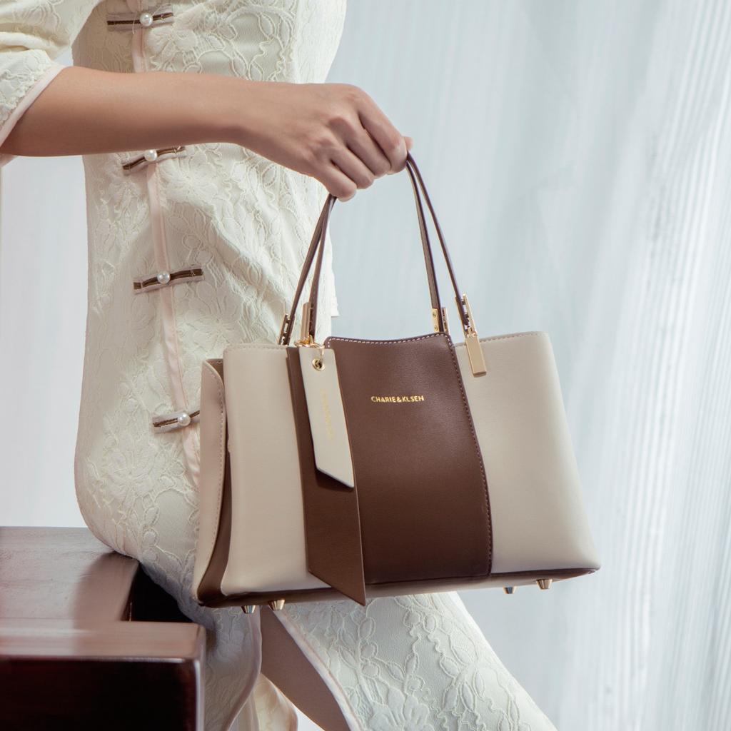 Elegant women's handbag 2024 new model, large capacity, suitable for middle-aged women, stylish and simple, a great gift for mom