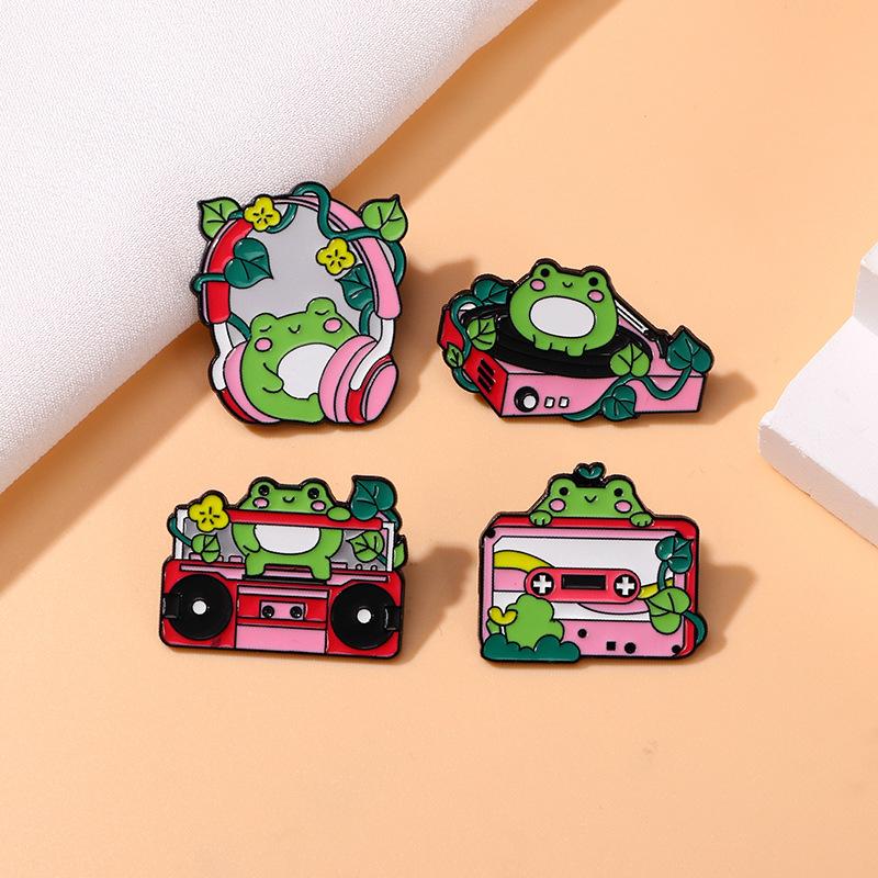 Original Cartoon Enamel Metal Brooch Cute Pink Music Theme Frog Lapel Pin for Clothes Backpack Decoration Fashion Badge Accessory