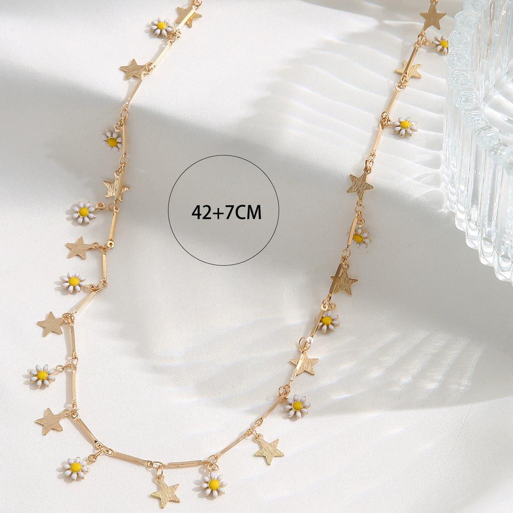 1PCS Korea Style Daisy Pendant Necklace Colorful Beaded Short Choker  Lovely Fashion Necklace For Women Girls Party Vacation Jewelry