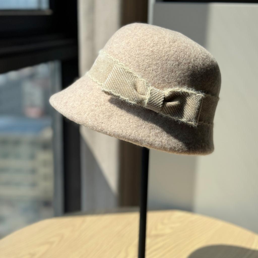 Neuer, kleiner, duftender Fischerhut im französischen Stil für Damen in Herbst und Winter, Hepburn-Stil, lockiger Topfhut, elegantes goldenes Geschenk.