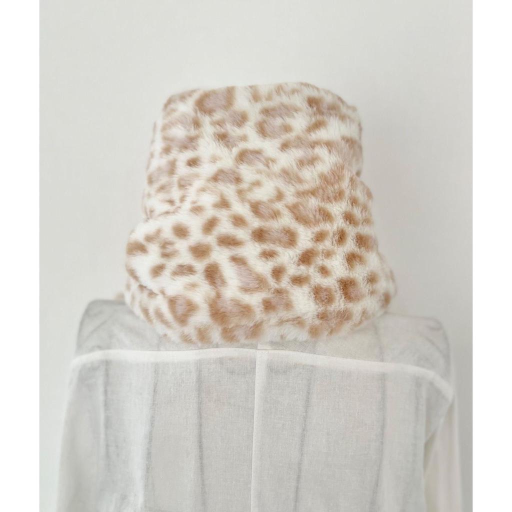 Used Snow leopard pattern boa muffler, handmade, fluffy and cozy, akaneko boa, cat, stole, animal boa, snood, Bengal, leopard