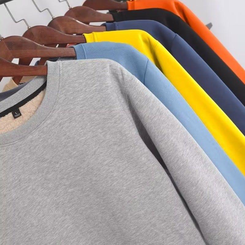 Men's Velvet Thickened Lambswool Hoodie - Loose Fit, Long Sleeve, Solid Color Base Layer for Autumn and Winter.