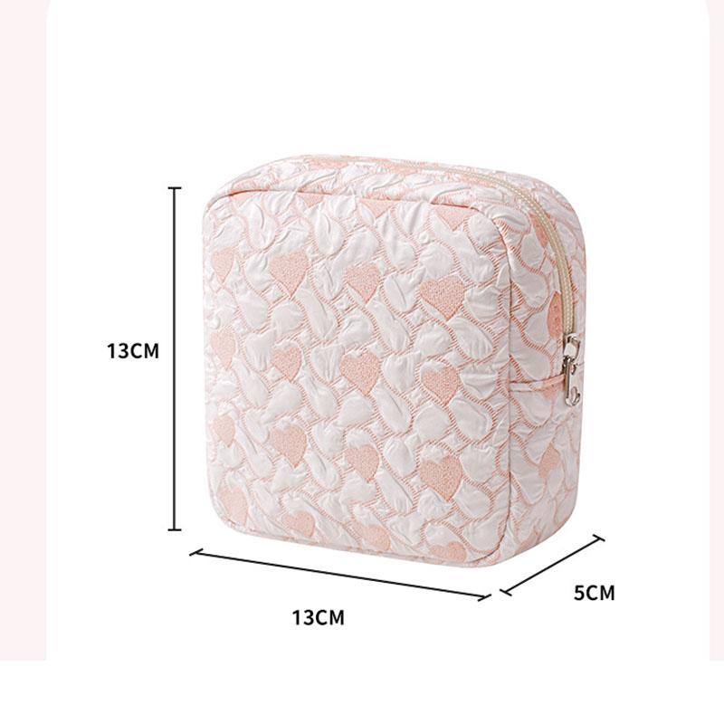 Heart Pattern Sanitary Pads Bag Large Zipper Heart Style Cosmetic Makeup Bag Cute Portable Lipstick Makeup Case Organizer Bags