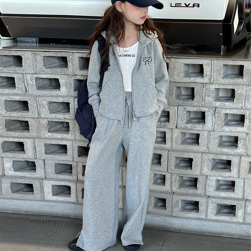 

Модный повседневный комплект-двойка для девочек на весну и осень 2025 года: Модная детская одежда для девочек-подростков 130 cm серый