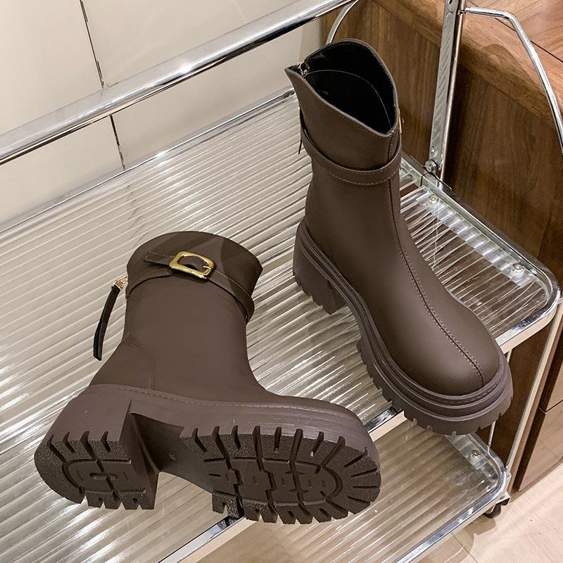 

Женские ботинки Мартин на толстой подошве, нескользящие полусапоги, осень-зима 2025, новые популярные ботинки с пряжкой-ремнем, тонкие ботинки, ботинки на молнии сзади 43