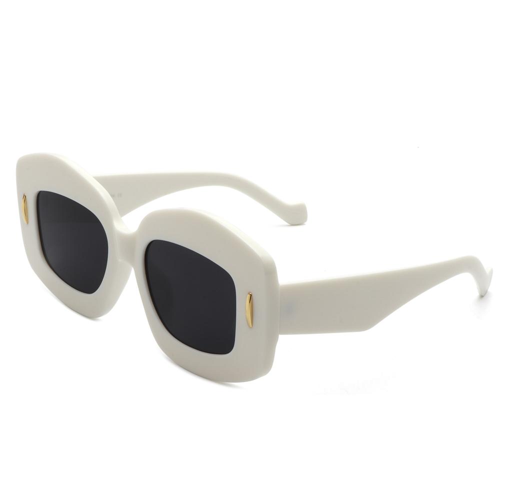 MAXJULI UV400 Vintage Sunglasses W8250 Fashion Shades for Women Men Color Sun Glasses