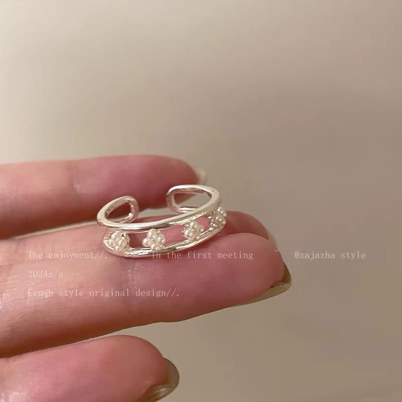 Hollow Flower Open Band Ring for Women - Retro French Design, Light Luxury Index Finger