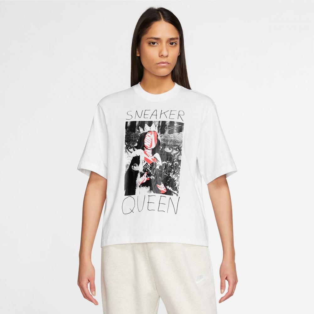 

Женская футболка Nike Sportswear Boxy FD2532-100