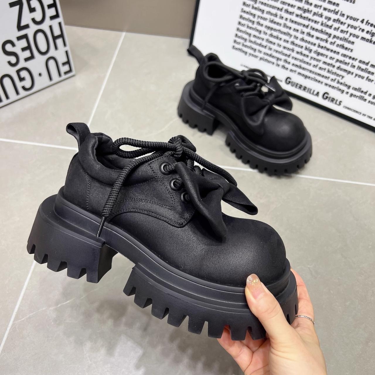 

Модная осенняя обувь с круглым носком и узлом-бабочкой на шнуровке, новинка 2024 года, горячая распродажа, женская обувь однотонного цвета, износостойкая, женская обувь для отдыха на открытом воздухе 40 чёрный