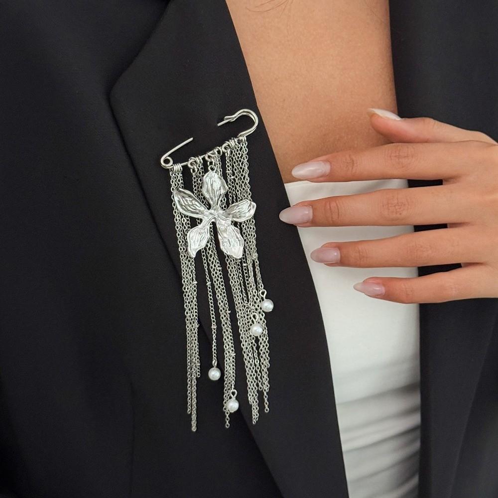 Paper Clip Shape Golden Beaded Tassel Brooch Light Luxury Style Tassel Ornaments Girl Gift