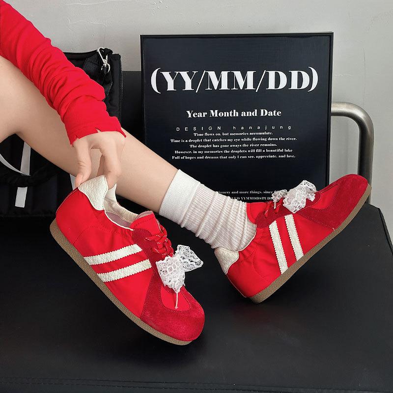 Leather German training shoes women's low-top leather sports board shoes new lightweight and versatile soft-soled casual shoes