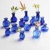 Miniaturvase, winzige blaue Glasvase, kleiner Blumenhalter, niedliche Mini-Vase für Miniaturhäuser DIY Kühlschrankmagnete (Magnete nicht enthalten)
