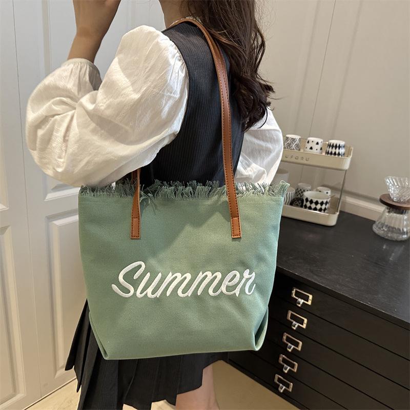 2025 fairy bag girl new Korean version fringed portable shopping bag retro autumn and winter embroidery tote bag shoulder bag