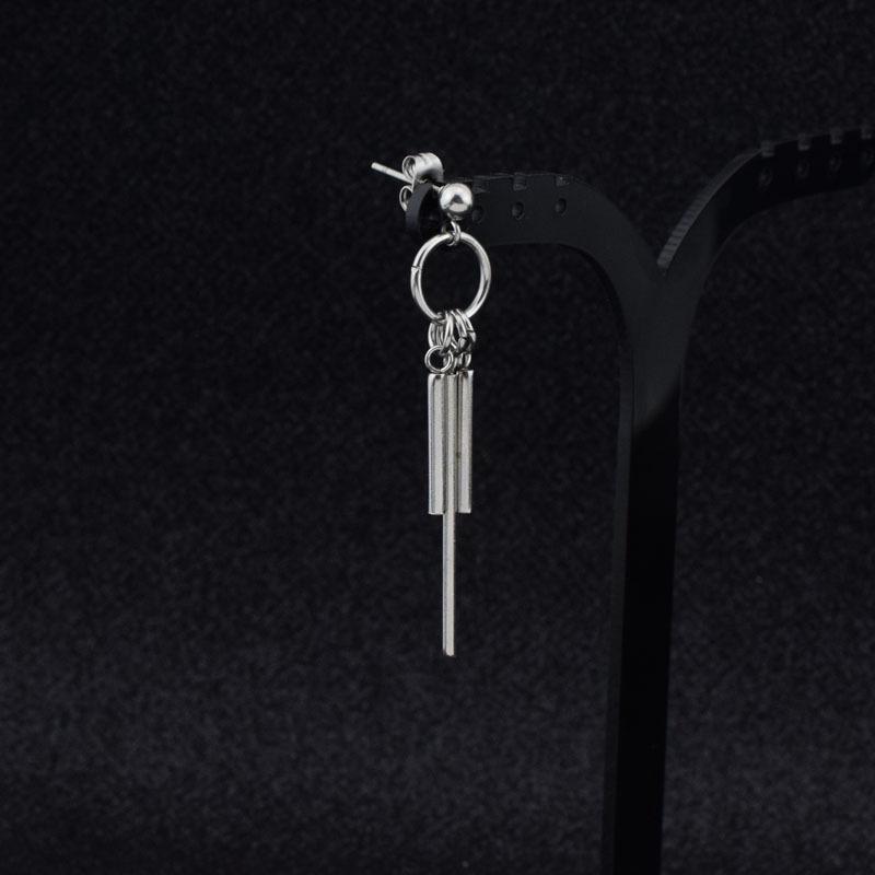 

Унісекс сережки в стилі Цай Сюйкунь: Холодний стиль, універсальний дизайн з трьома перекладинами