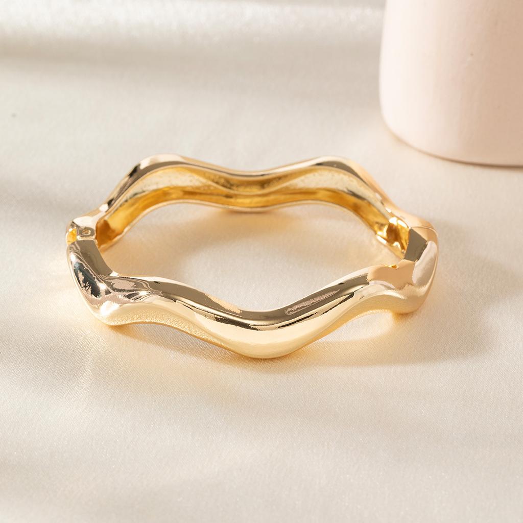 Boho Coffee Irregular Acrylic Resin Chunky Cuff Bangles for Women On Hand Goth Geometric Metal Wide Bracelet Couple Jewelry Gift