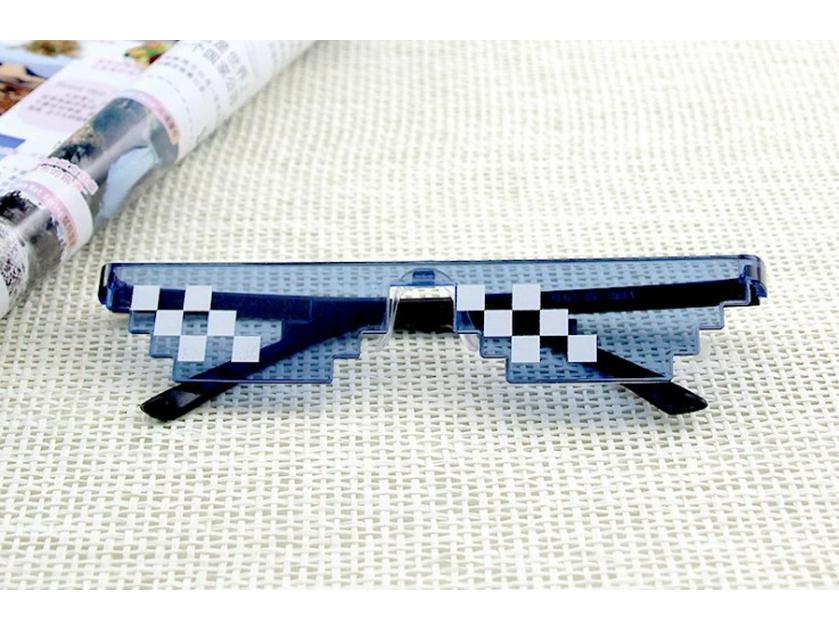 Pixelated Square Mosaic Anime-Style Sunglasses - Trendy Rectangular Frames
