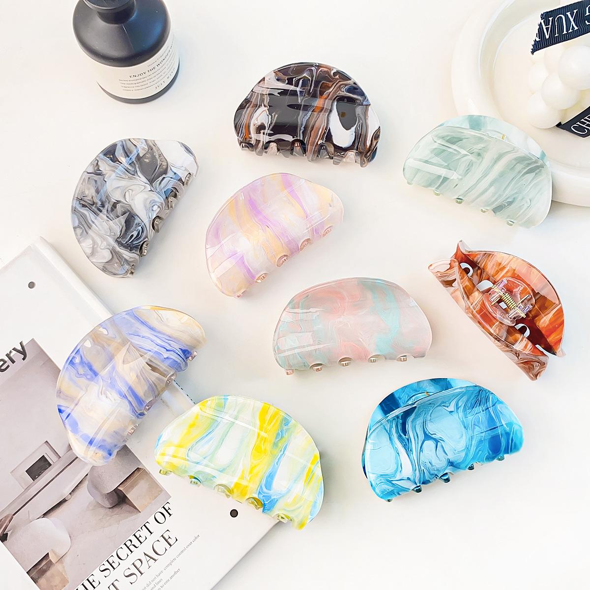 

Simple striped grab clip French retro semicircle hair grab