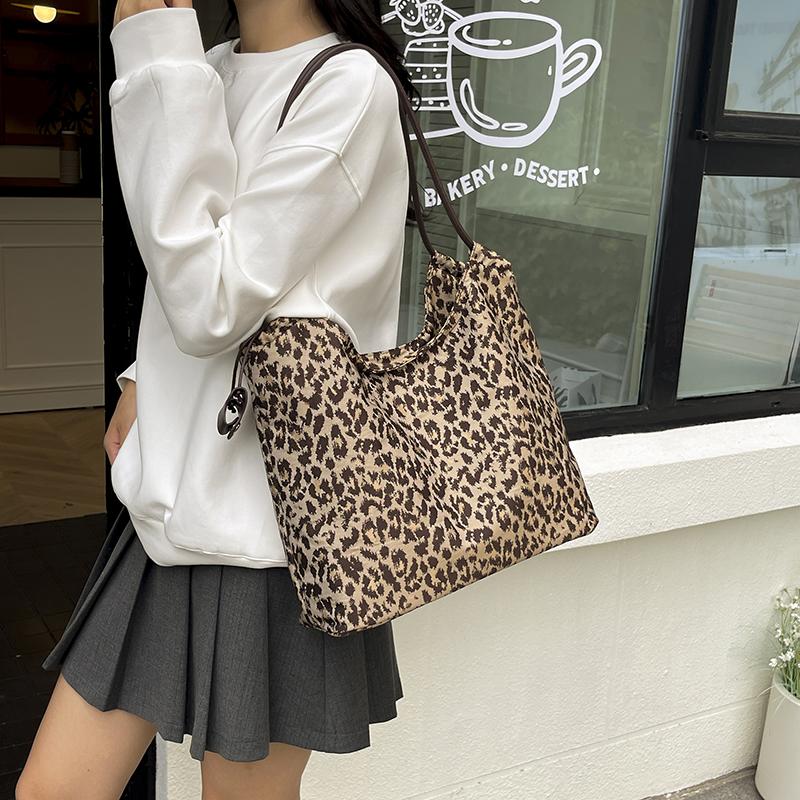 PU Leopard Fashi Shoulder Bags Versatile Retro Women's Bags Sale 2026 Brand Large Capacity Commuting Women's Handbags