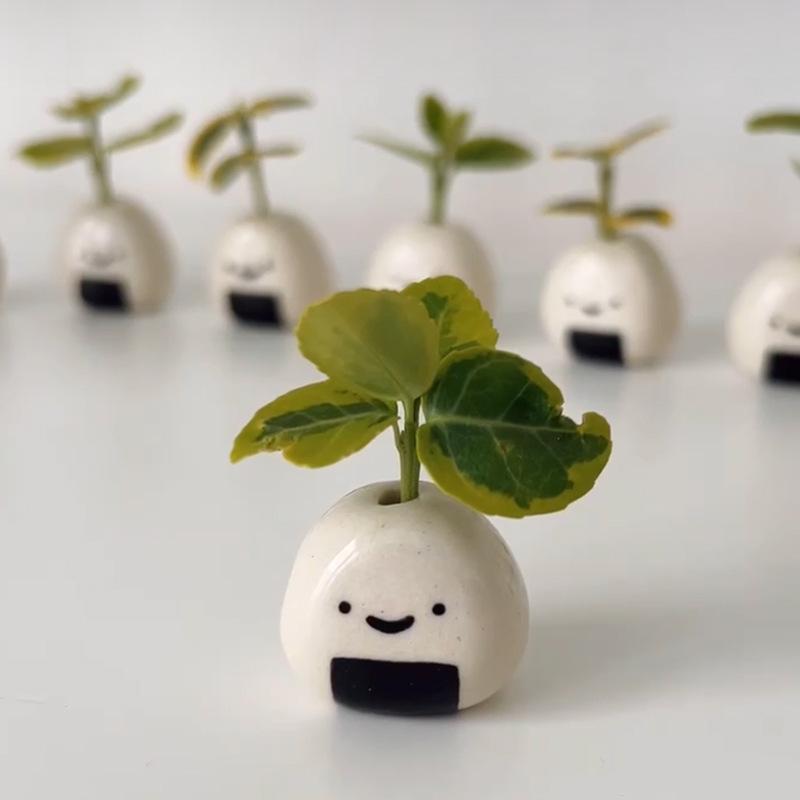 1/2KS Mini vázička na jednu květinu Ručně vyráběné keramické vázy ve tvaru rýžové koule Váza na suché květiny Japonské miniaturní vázičky Onigiri Rozkošné japonské řemeslo