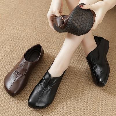 Women's Faux Leather Soft Slip-On Loafers Round Toe Flats Casual Sneakers Non-Slip Business Comfortable Walking Loafers PU Lightweight Flat Shoes