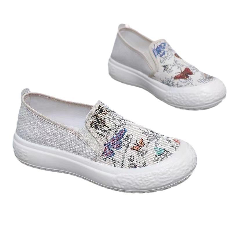 Old Beijing cloth shoes women's daily leisure soft sole one-pedal canvas shoes breathable fashion Korean version of mother shoes